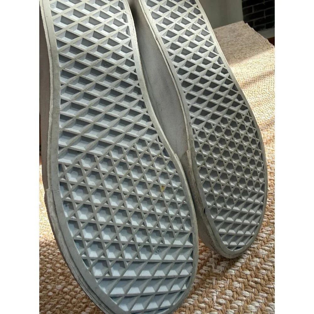 Vans men’s size 6 women’s size 7.5 cream flats